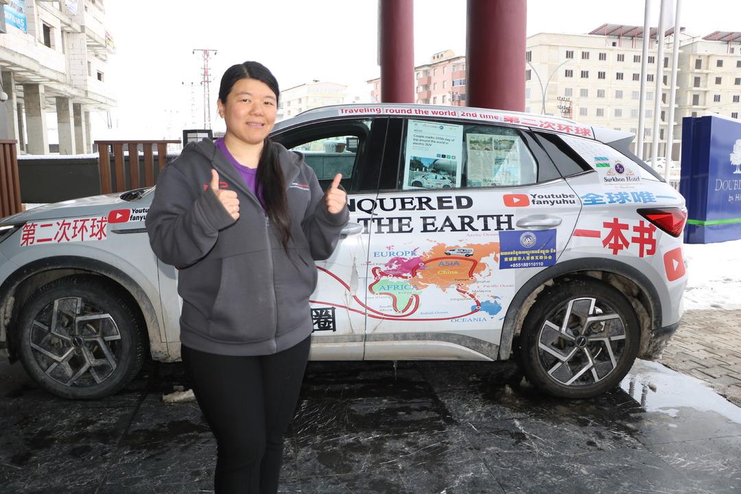 Elektrikli araçla dünya turuna çıkan çift Hakkari’ye geldi! 83 ülke gezdiler… 2