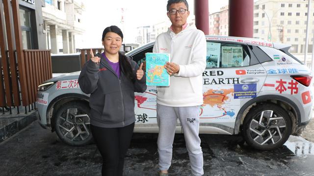 Elektrikli araçla dünya turuna çıkan çift Hakkari’ye geldi! 83 ülke gezdiler…