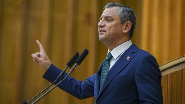 Prof. Dr. Ersan Şen, CHP’deki son kurultayı değerlendirdi: “CHP önüne bakıp gençlere odaklanmalı”