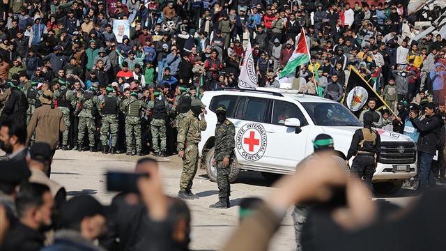 Hamas'ın 10 sağ İsrailli esire karşılık, 200 müebbet mahkumu ve 2 bin esirin serbest kalmasını istediği iddiası