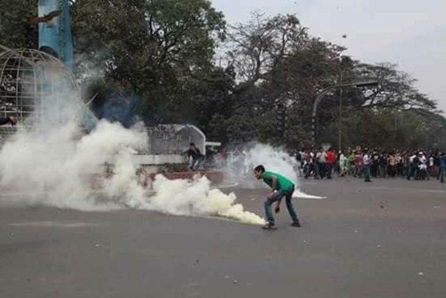 Bangladeş’te hayat durdu