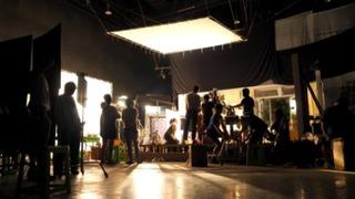 Dizi setinden aşk çıktı! Yönetmen ile güzel oyuncu... 