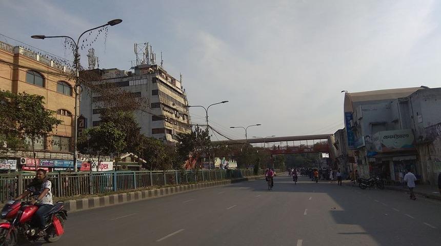 Bangladeş’te hayat durdu