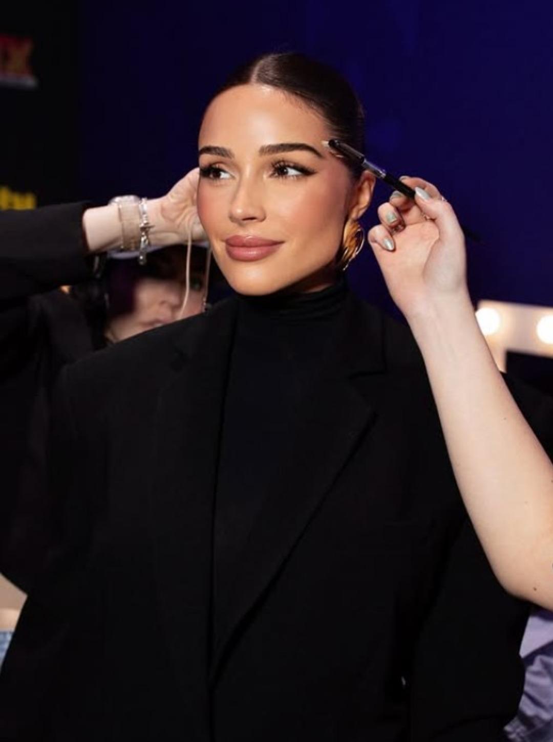 Dünyanın en seksi kadını seçilmişti! Olivia Culpo süper minisiyle peş peşe poz verdi 1