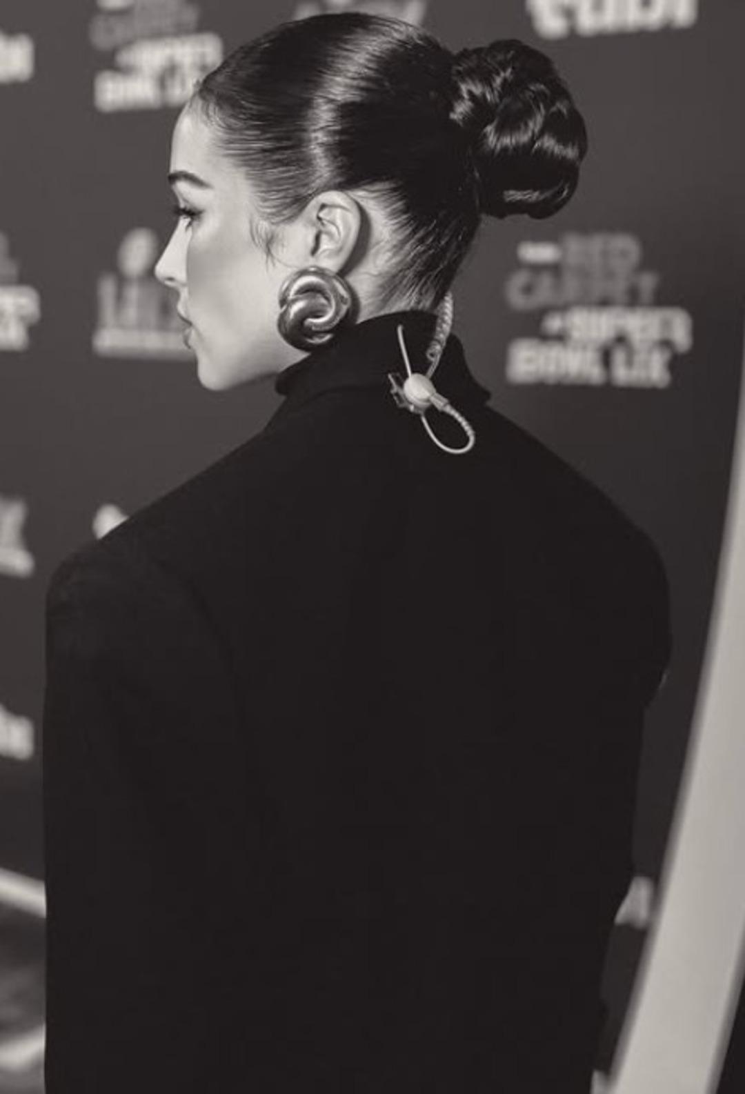 Dünyanın en seksi kadını seçilmişti! Olivia Culpo süper minisiyle peş peşe poz verdi 4