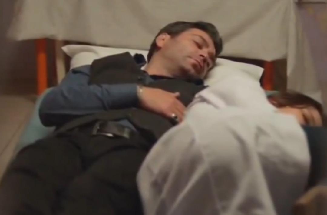 Uzak Şehir 13. b&ouml;l&uuml;m sosyal medyayı yine mest etti! "Alya ve Cihan yılın en iyi &ccedil;ifti"