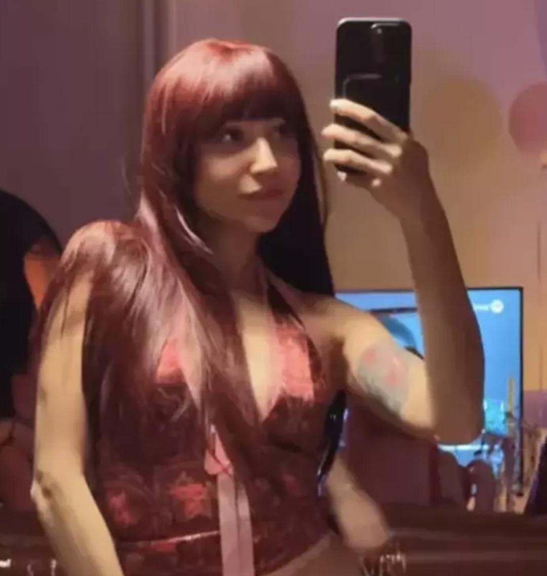 Zeynep Bastık ın parti imajı olay oldu! Saç rengini görenler şaşırdı 2