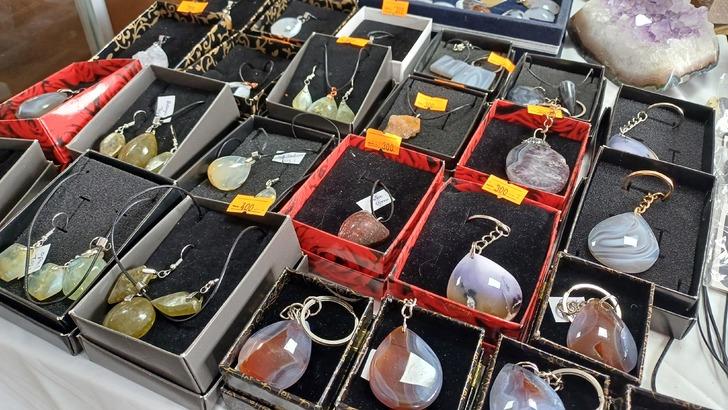 Market işletirken dükkanı kapatıp o işe geçti 'Hobim mesleğim oldu' Çevreden topluyor 'Son günlerde ilgi fazla' G2