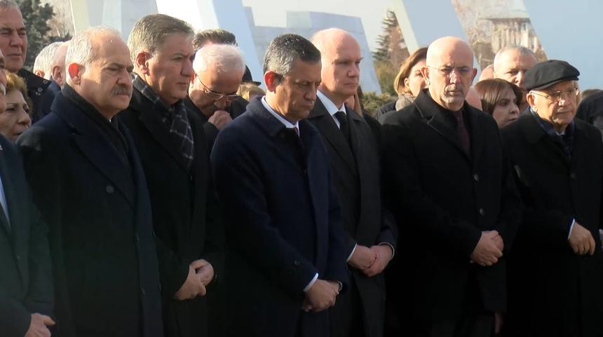 Deniz Baykal vefat yıl dönümünde anıldı, halefi Kemal Kılıçdaroğlu anma töreninde yer almadı