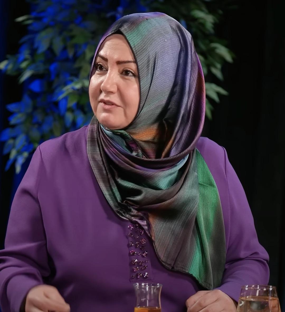 İkbal Gürpınar  Üç kez evlenip boşandım  diyerek yıllar sonra itiraf etti! Sunucu inanamayıp bir kez daha sordu! O anlar gündemde 4