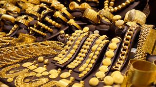 Kapalıçarşı'da 14 Şubat hareketliliği...  En ucuzu 10 bin liradan başlıyor