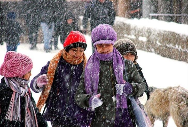 12 Şubat Çarşamba kar tatili haberi! Hangi illerde bugün okullar tatil? Tekirdağ, Samsun, İstanbul, Çorum... Tek tek açıklandı G2