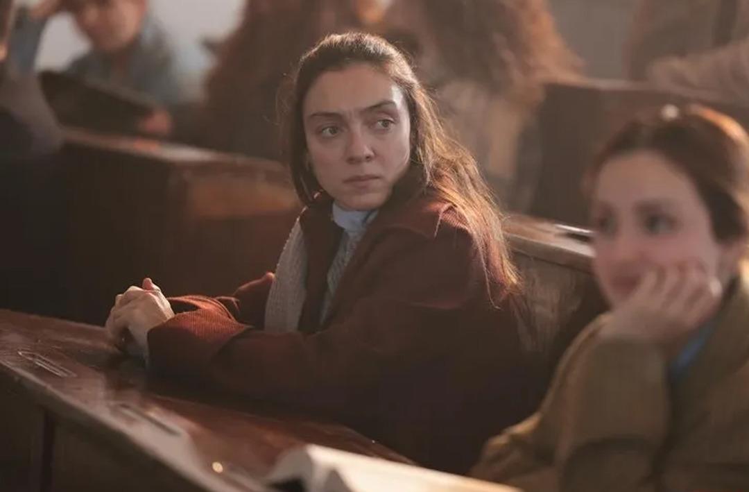 Kral Kaybederse'de Fadi rol&uuml;ndeki Merve Dizdar sosyal medyada tepki &ccedil;ekti! Merve Dizdar'ın ger&ccedil;ek yaşı merak edildi