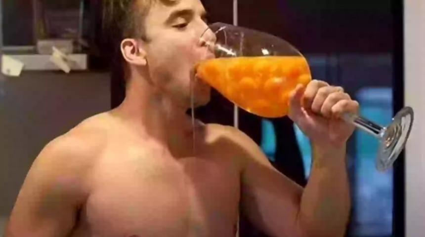 1 ayda 1000 yumurta yiyen adam vücudundaki şok edici değişiklikleri ortaya koydu: Ay başında ve sonunda test yaptılar