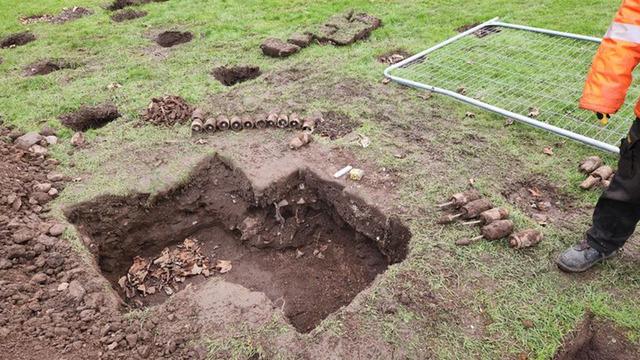 Çocuk parkı savaş meydanı mıydı? Altından bombalar çıktı!