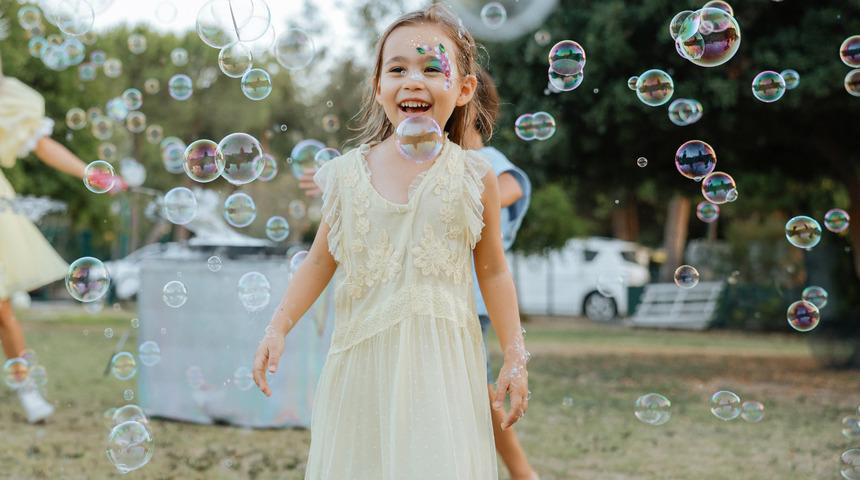Sabun köpüğü neden renkli görünür? Gökkuşağı renkleri ile ilişkisi nedir?