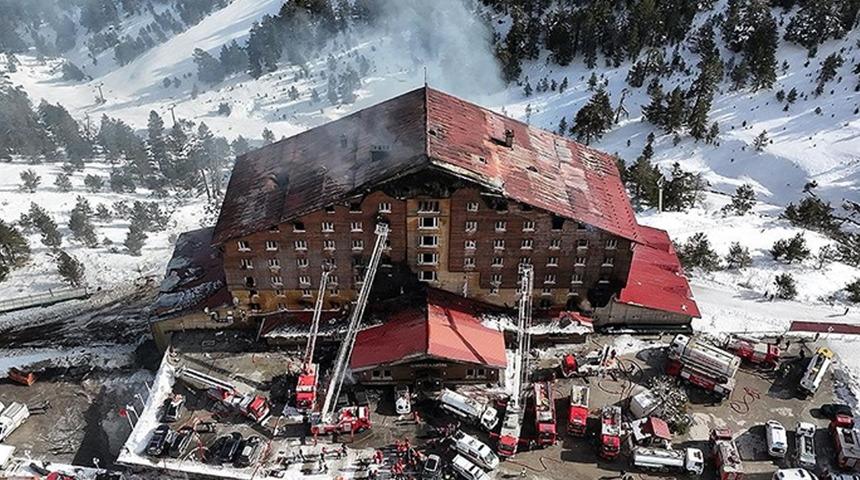 Yanan otel için yetki tartışmalarına son verecek rapor! Müfettişler ön incelemeyi tamamladı... Yetki İl Özel İdarede; 5 kez denetleyip yangın güvenliğini kontrol etmemişler