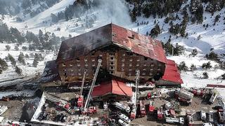 Yanan otel için yetki tartışmalarına son verecek rapor! Müfettişler ön incelemeyi tamamladı... Yetki İl Özel İdarede; 5 kez denetleyip yangın güvenliğini kontrol etmemişler