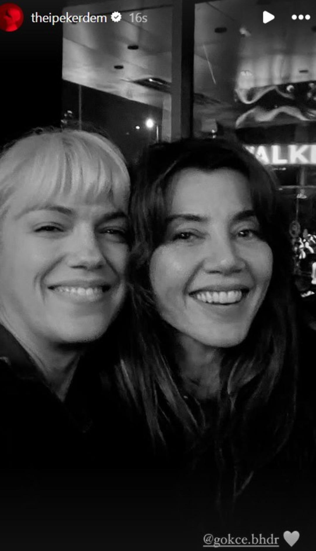 Ülkeyi terk etmişti! Hayat Bilgisi nin Törpü Yeliz i ve Barbie Gamze si yıllar sonra bir araya geldi! Gökçe Bahadır ile İpek Erdem e yorum yağdı 2