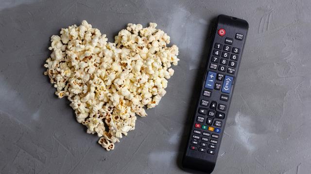 Sevgililer Günü'nü yalnız geçirenler için dizi ve filmler: 14 Şubat Sevgililer Günü'nü yalnız geçirenler için dizi ve film önerileri