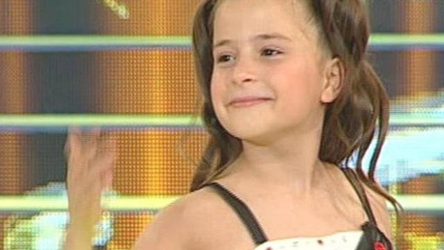 Bir Şarkısın Sen yarışmasıyla ünlenmişti! Berna Karagözoğlu'nun sahne tarzı gündem oldu! 