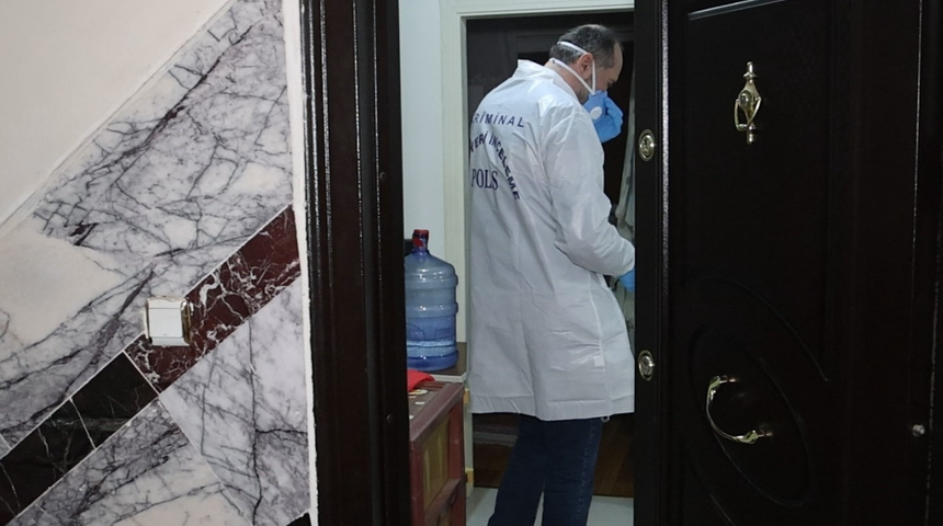 Günlerdir haber alınamıyordu! Elazığ'da genç kadın kiraladığı apart dairede ölü bulundu! 