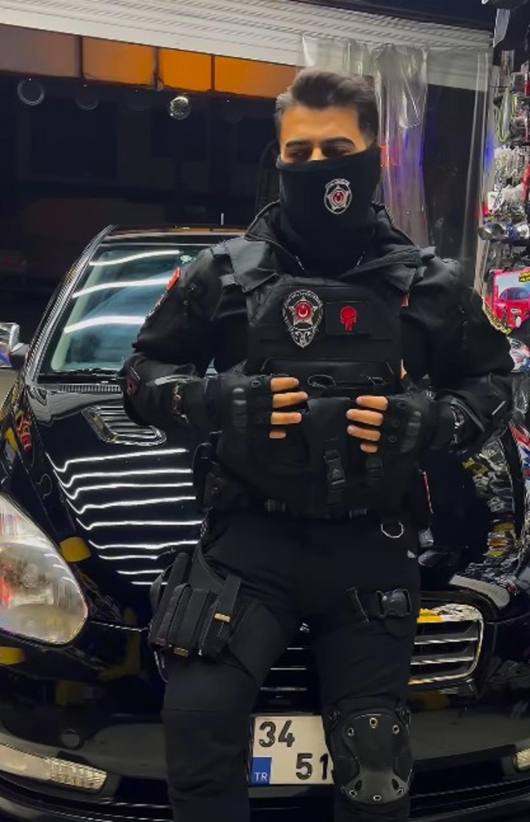 O görüntüler başına iş açtı! Çakar, cam filmi ve izinsiz reklam! TikTok fenomeni Yakışıklı Güvenlik cezadan kurtulamadı 3