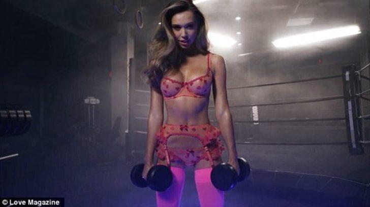 Alexis Ren yine yürek hoplattı! G3