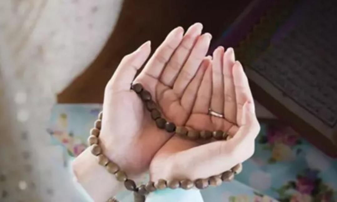 Bu gece çekilmesi gereken zikirler ve tesbihler neler? Berat Kandili nde hangi tesbih ve zikirler çekilir? İşte Berat Kandili tesbihatı… 1