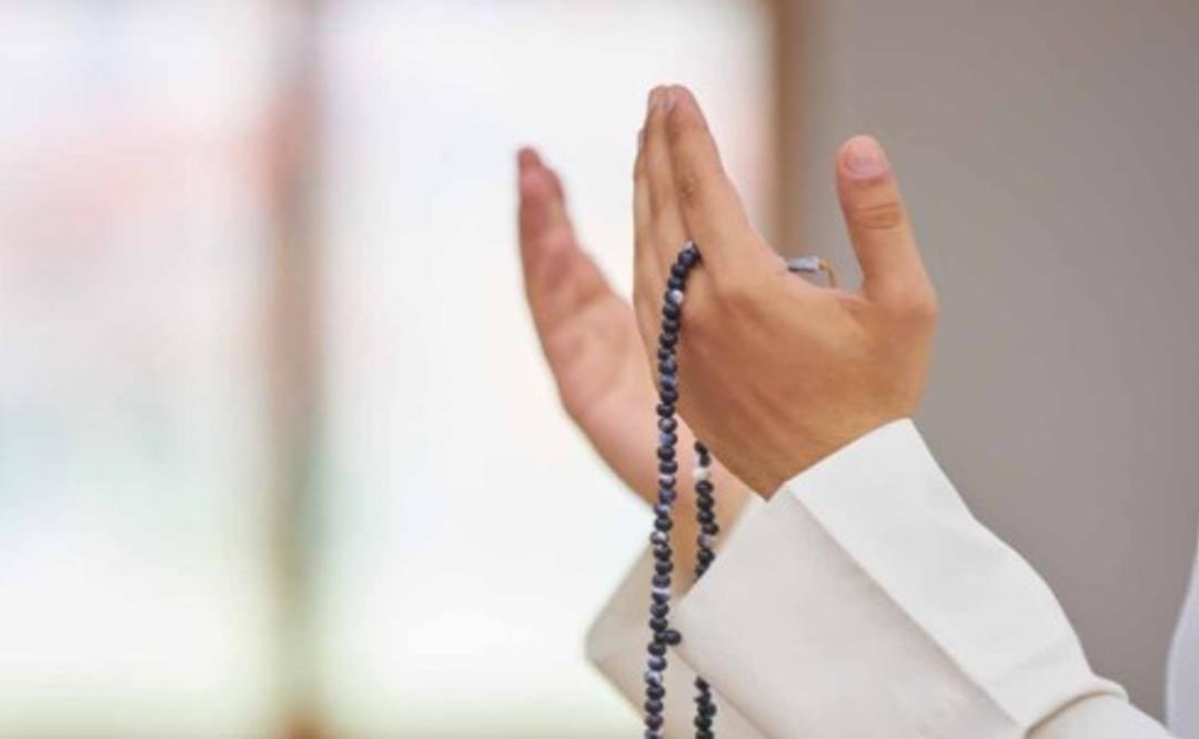 Bu gece çekilmesi gereken zikirler ve tesbihler neler? Berat Kandili nde hangi tesbih ve zikirler çekilir? İşte Berat Kandili tesbihatı… 2