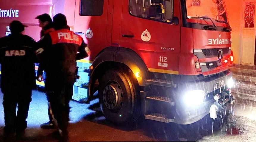 Eşiyle tartıştı, kayınvalidesinin evini ateşe verdi