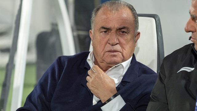 Fatih Terim için kabus gibi gece! 10 kişi rakibine 90+6'da yedikleri golle mağlup oldular... Tecrübeli hoca bir ilki yaşadı