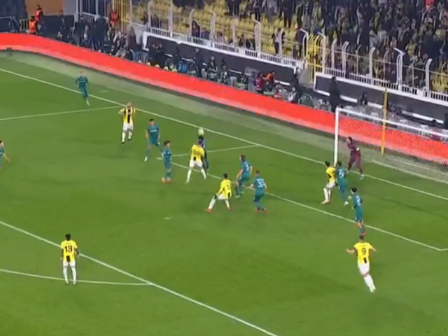 Fenerbahçe'nin golü, 19'luk yıldızın asistiyle geldi! Tribünlerden alkış yağmuru