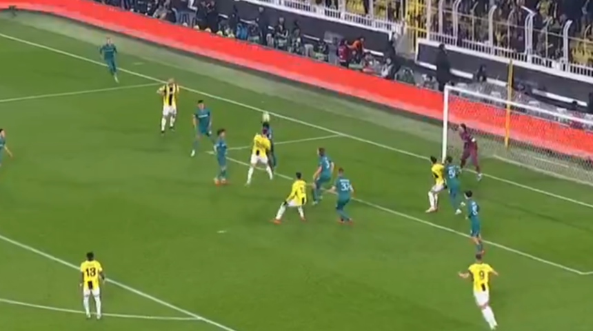 Fenerbahçe'nin golü, 19'luk yıldızın asistiyle geldi! Tribünlerden alkış yağmuru