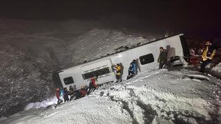 Bingöl'de yolcu otobüsü devrildi! Ölü ve yaralılar var: Bingöl Valisi'nden açıklama