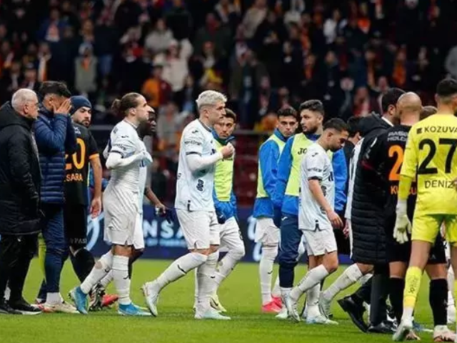 G.Saray karşısında sahadan çekilmişlerdi! İşte Adana Demirspor'un cezası