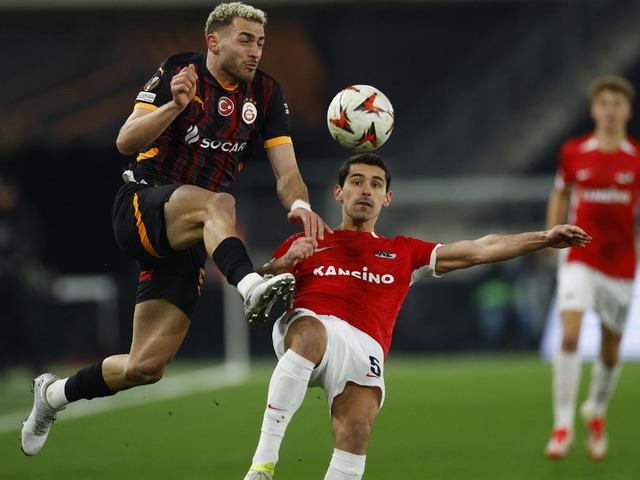 10 kişi Aslan direnemedi! Hollanda'da beklenmedik skor...