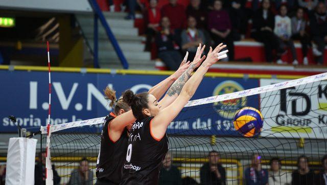 Eczacıbaşı VitrA, CEV Kupası'nda çeyrek finalde