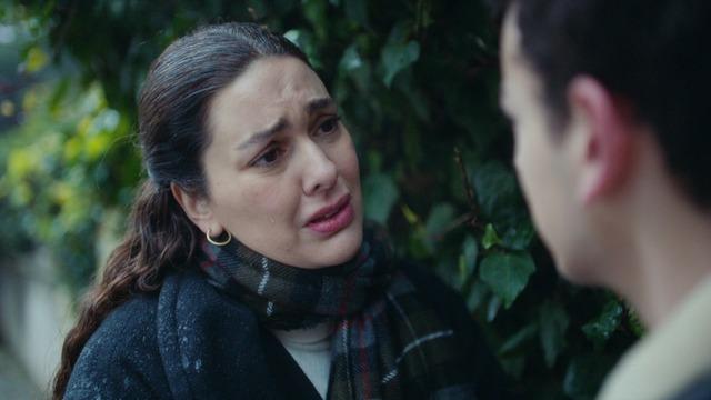 Annem Ankara'da sürpriz: Minik Serçe, Ferdi Tayfur'un Bana Sor şarkısını ilk kez yorumladı