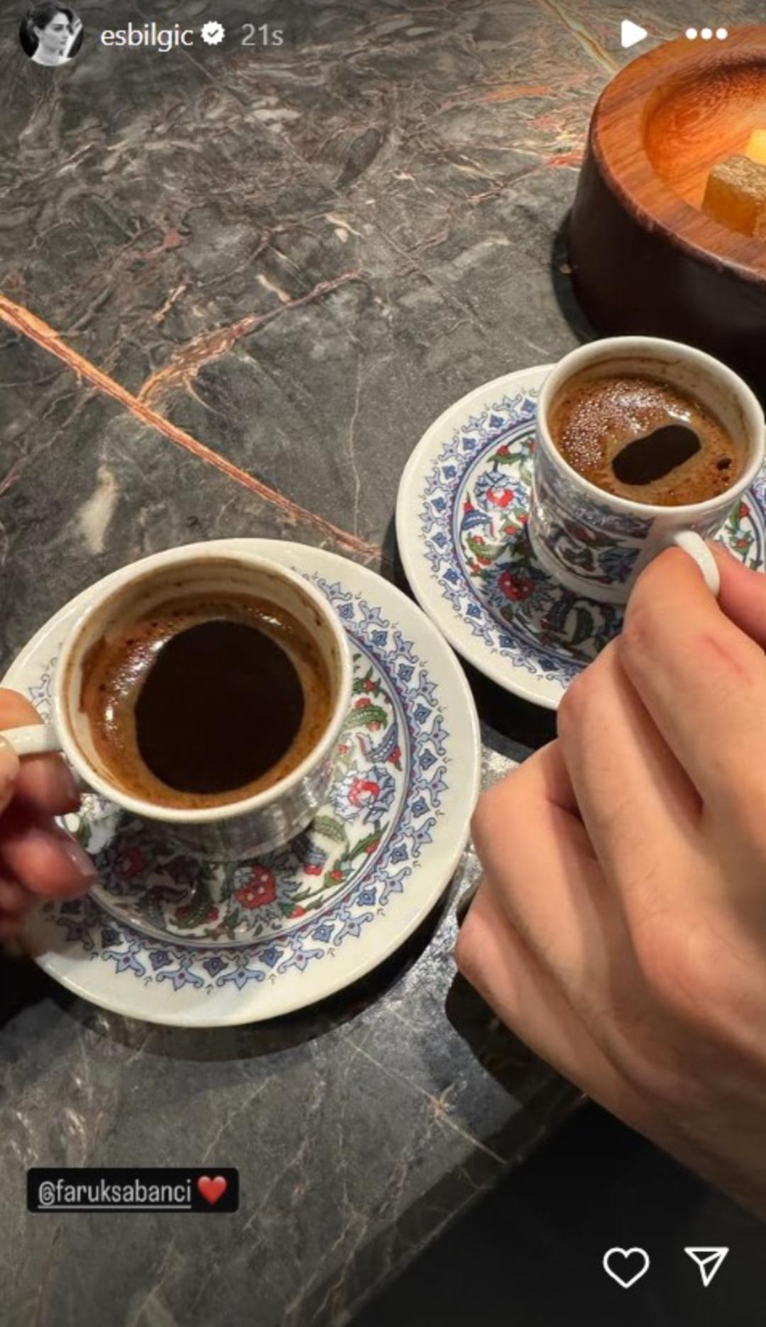 Esra Bilgiç ve Faruk Sabancı aşka geldi! 14 Şubat ı böyle kutladılar 1