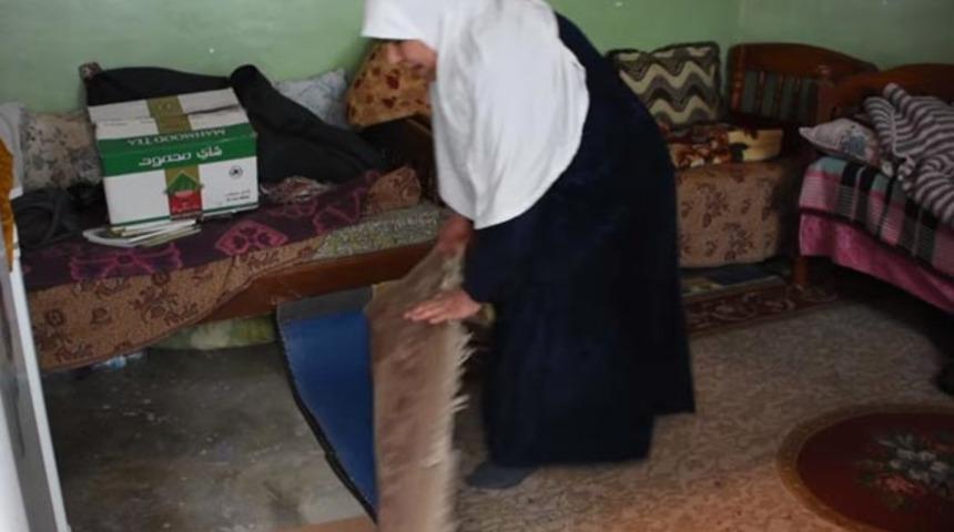 Musul'da dram! &Ccedil;ocuklarını eve g&ouml;mmek zorunda kalıyorlar