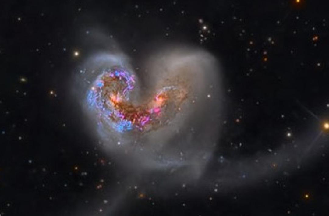 Evrenden aşk mesajı var: Uzaydan kalp şeklinde görüntü geldi! “Elon Musk sevgililer gününü oradan kutlamış olabilir” 2