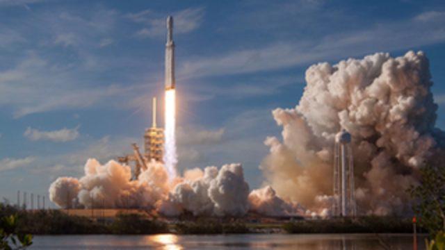 Dünyanın en güçlü rokerini uzaya gönderen Elon Musk ve SpaceX için sırada ne var?