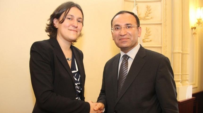 Bekir Bozdağ, AP Raportörü Kati Piri’yi kovmuş!