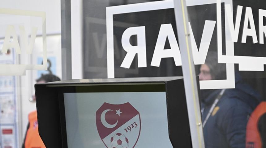 Fenerbahçe'de derbi öncesi kritik viraj! VAR hakemi belli oldu!