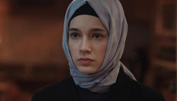 Motorcu oldu, pozlarına yorum yağdı! 