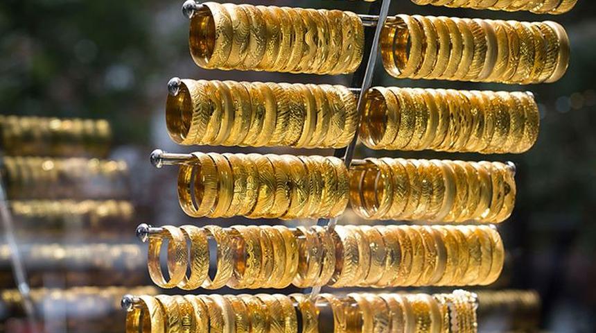 Ekmek yediği yere ihanet etti! Adana'da kuyumcuda çalışan genç kaşla göz arası 3 kilo altın çaldı