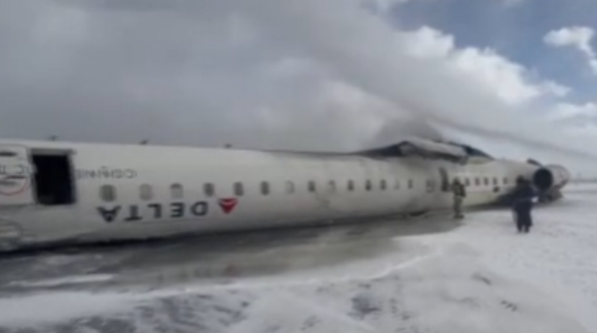 Kanada’ya iniş yapan yolcu uçağı ters döndü: 18 yaralı