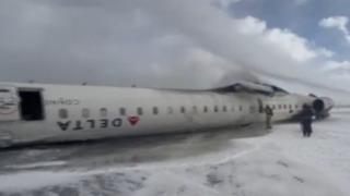 Kanada’ya iniş yapan yolcu uçağı ters döndü: 18 yaralı