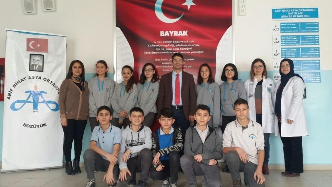 Boz&uuml;y&uuml;k&rsquo;te ortaokul &ouml;ğrencilerinin &ldquo;Neden bu isim&rdquo; adlı projesi hayata ge&ccedil;irildi